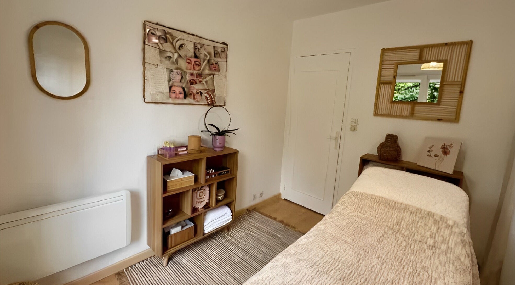 Intérieur paisible de Claire Beauté & Bien-être à Bérengeville-la-campagne, Normandie, FR avec décoration apaisante.