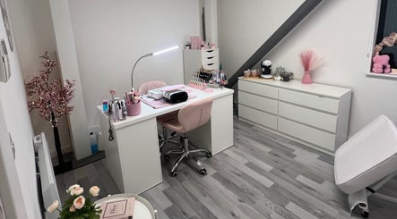 Glitz&GlamNailBar image 2