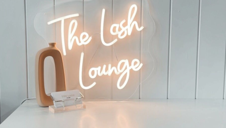 Εικόνα The Lash Lounge by Lizzy 1