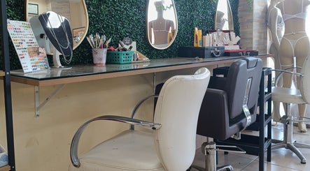 Studio Personal hair