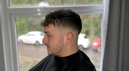 Segrove’s Cuts and Trims afbeelding 2