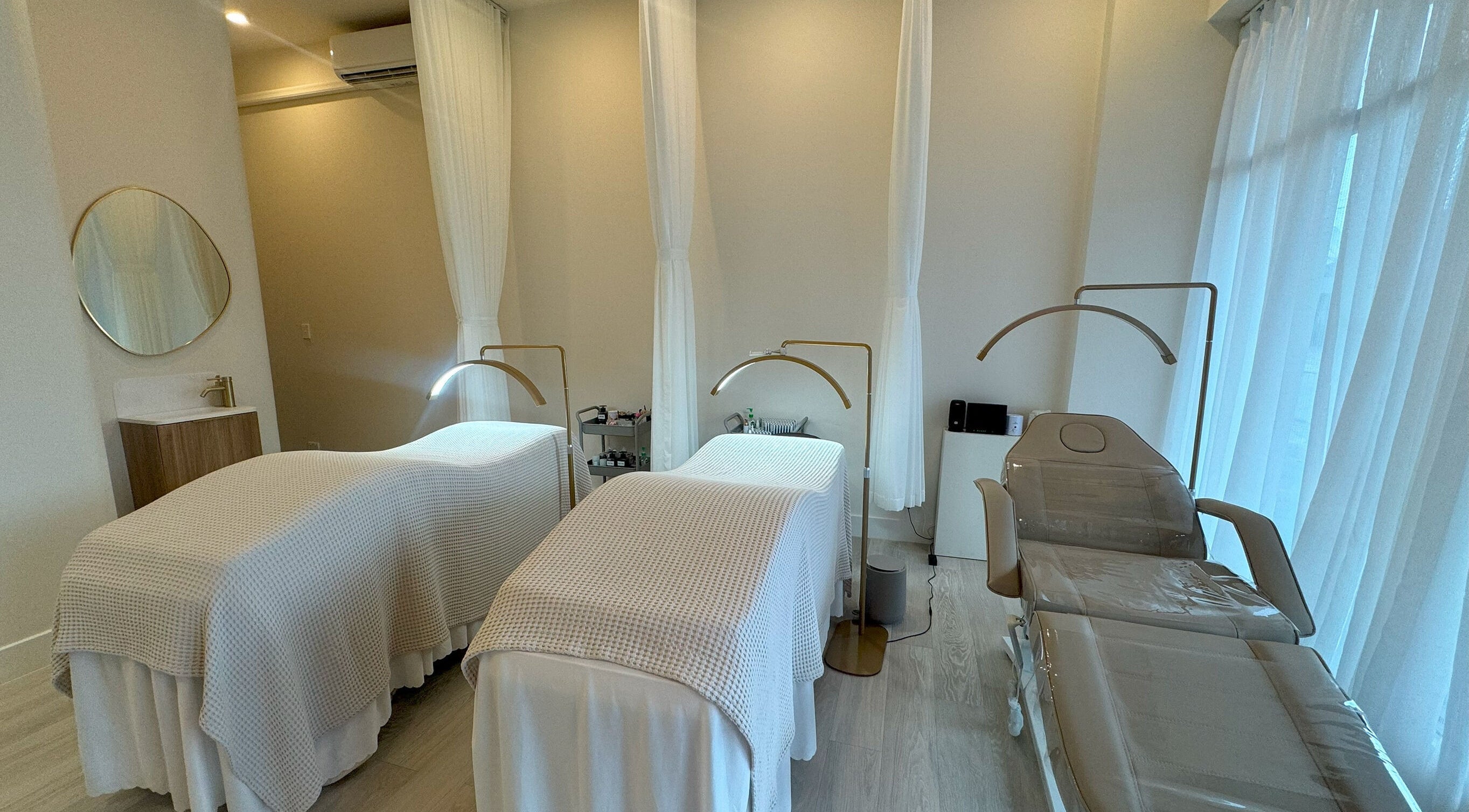 Relaxing treatment room at The Lash And Brow Gallery Malvern, Melbourne, Victoria, AU, exudes tranquility and comfort.