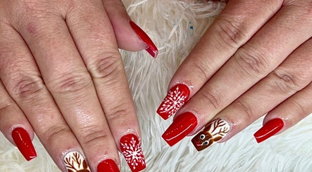 Castle Nails and Spa Inc image 3