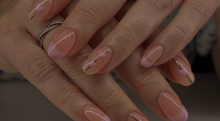 Immagine 3, Nailsbynane