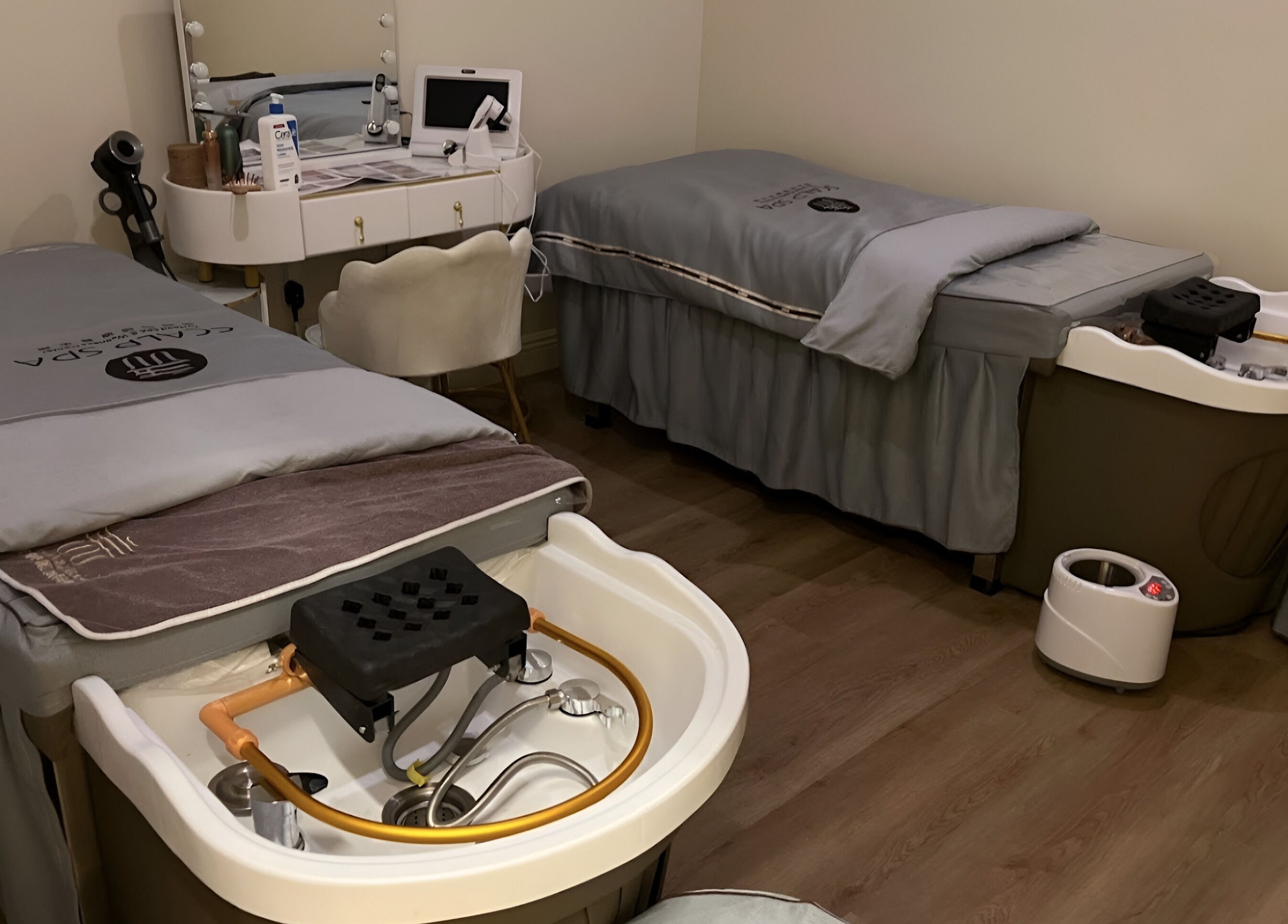 Luxurious dual spa beds at YU HEAD SPA & WELLNESS CENTER, Sandy, Utah, US for ultimate relaxation.