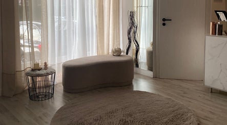 Kell Sofia Care & Beauty Studio