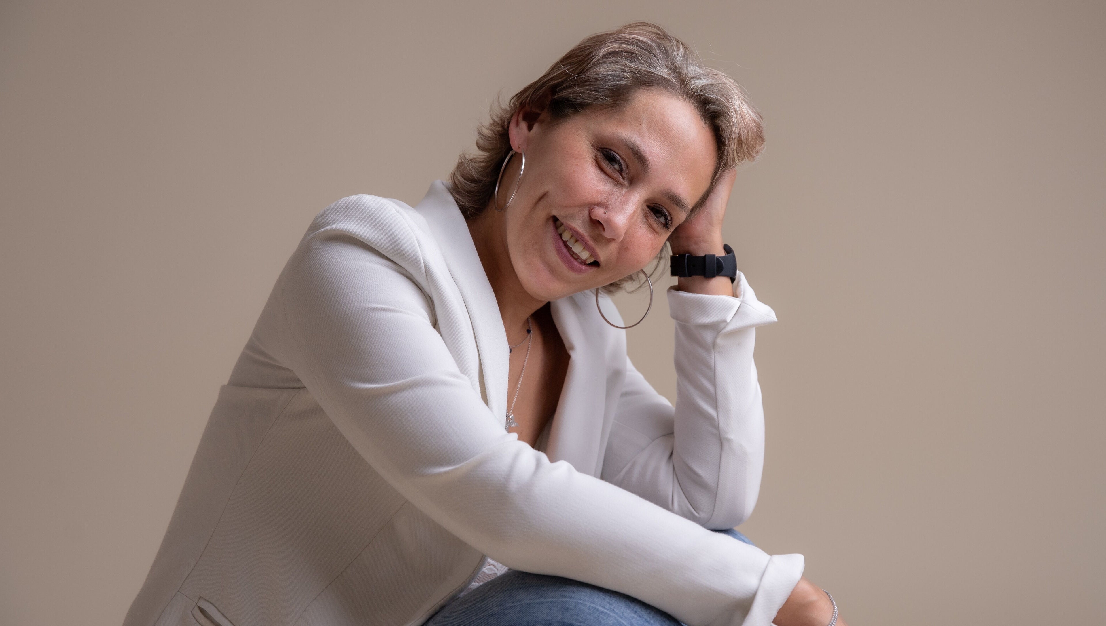 Personne souriante à Un instant détente, Limeil-Brévannes, Île-de-France, FR. Bien-être et relaxation.