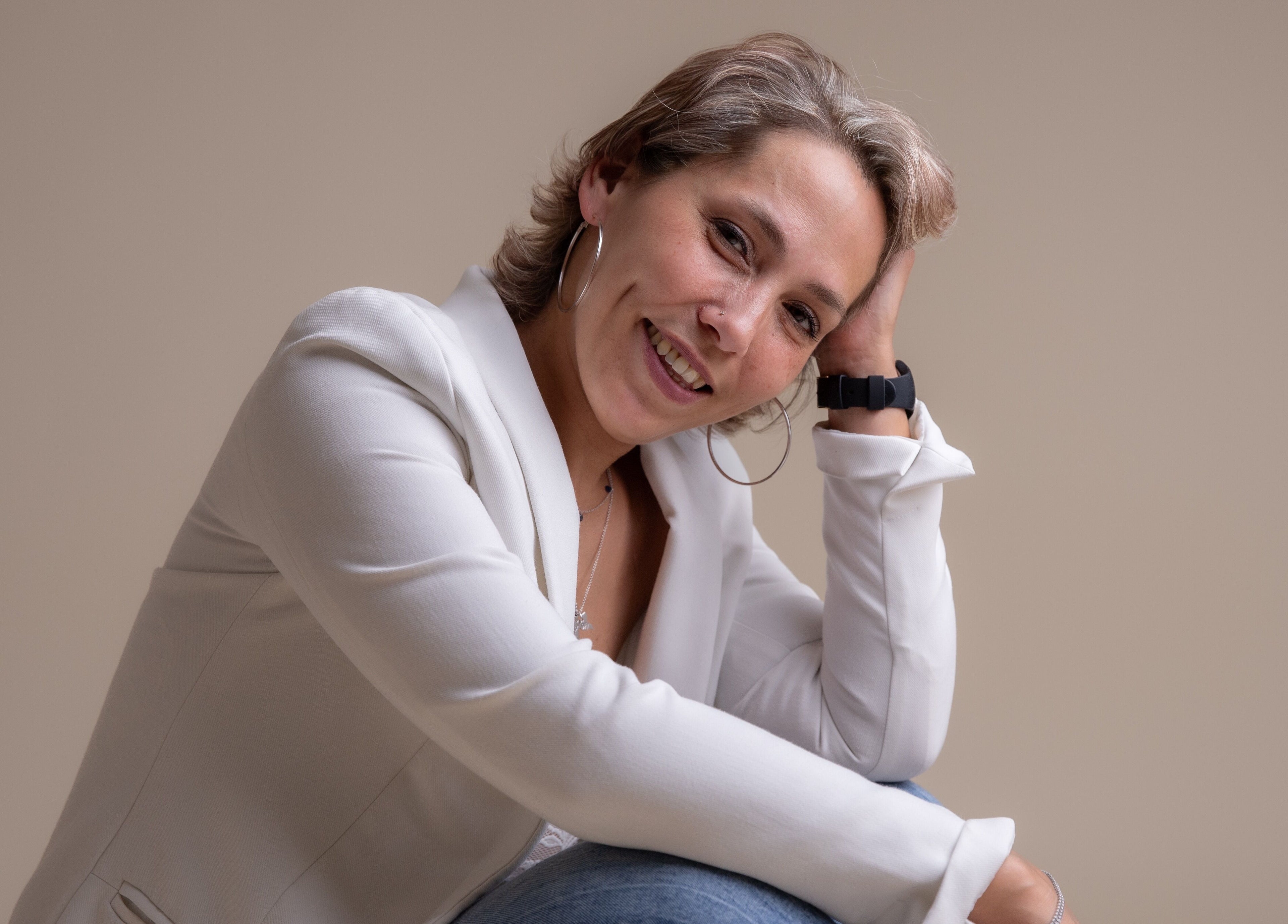 Personne souriante à Un instant détente, Limeil-Brévannes, Île-de-France, FR. Bien-être et relaxation.