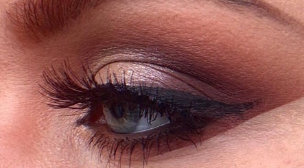 Class-One Beauty image 2