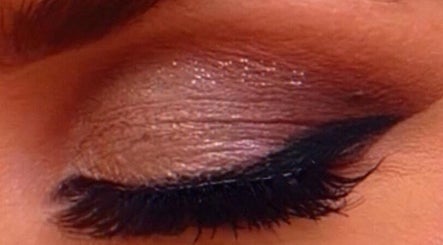 Class-One Beauty image 3