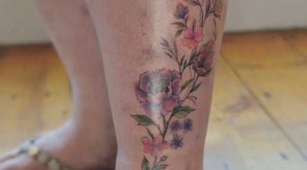 Sacred Sister Tattoo obrázek 3