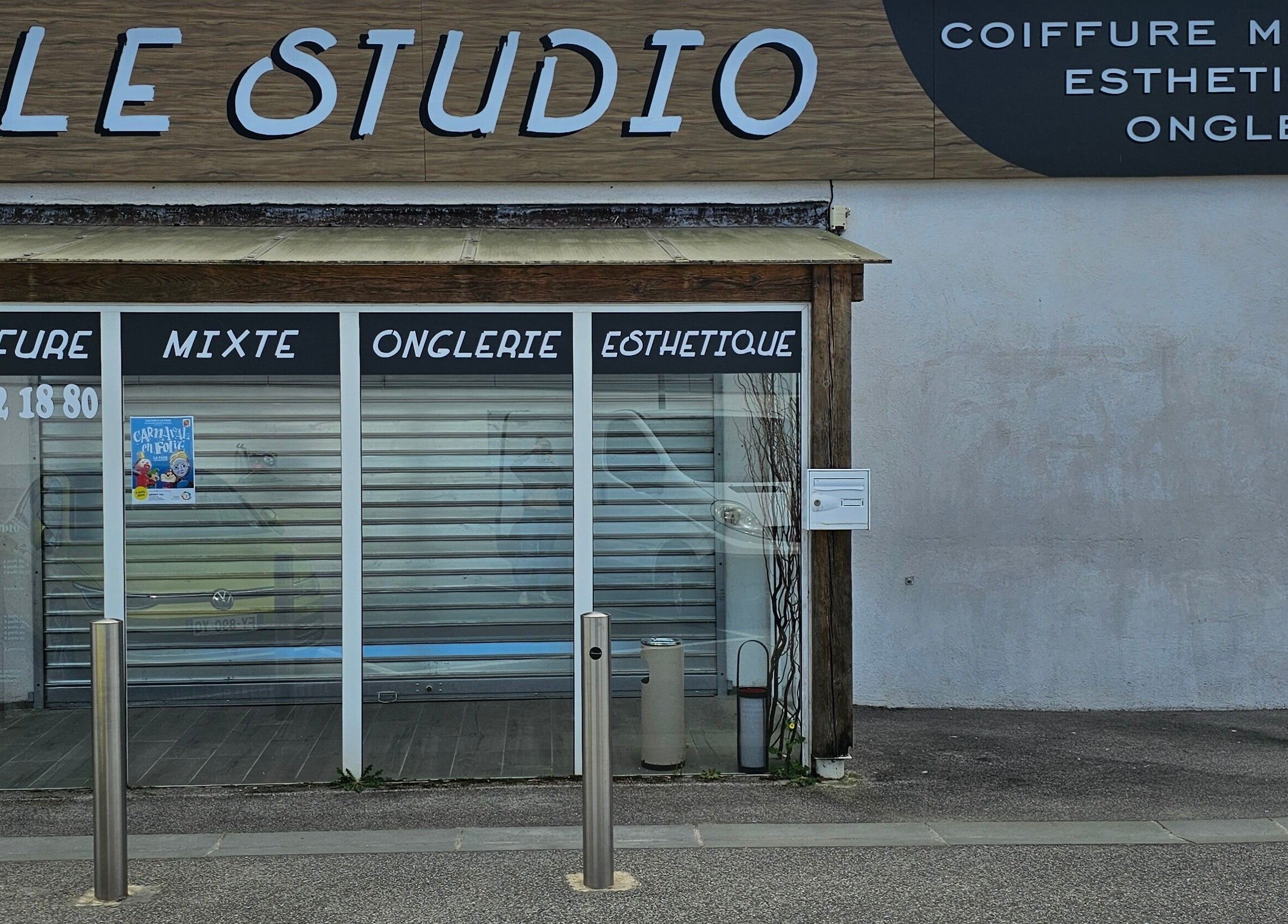 Façade du salon Sylvia beauté à La Fare-les-Oliviers, offrant coiffure et esthétique.