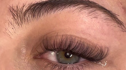 Lilyvioletlashes image 2