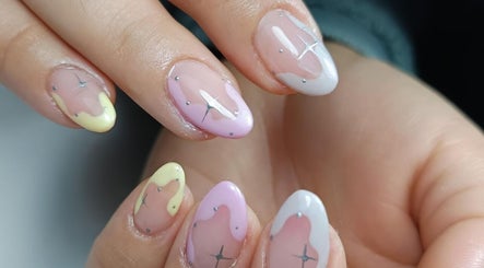 Manicura colorida en Egland_beauty_nails, Estación Central, Región Metropolitana, CL.