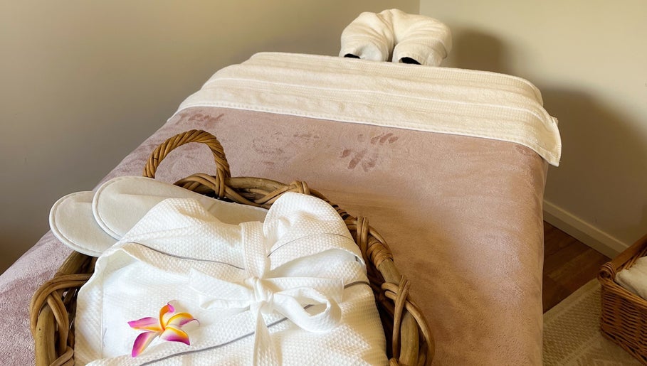 Pure Flow Massage image 1