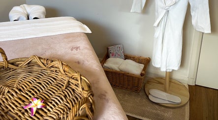 Pure Flow Massage image 2