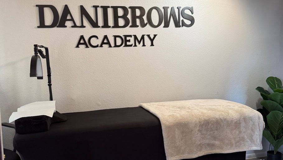 Danibrows Academy obrázek 1