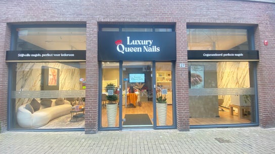 Luxury Queen Nails