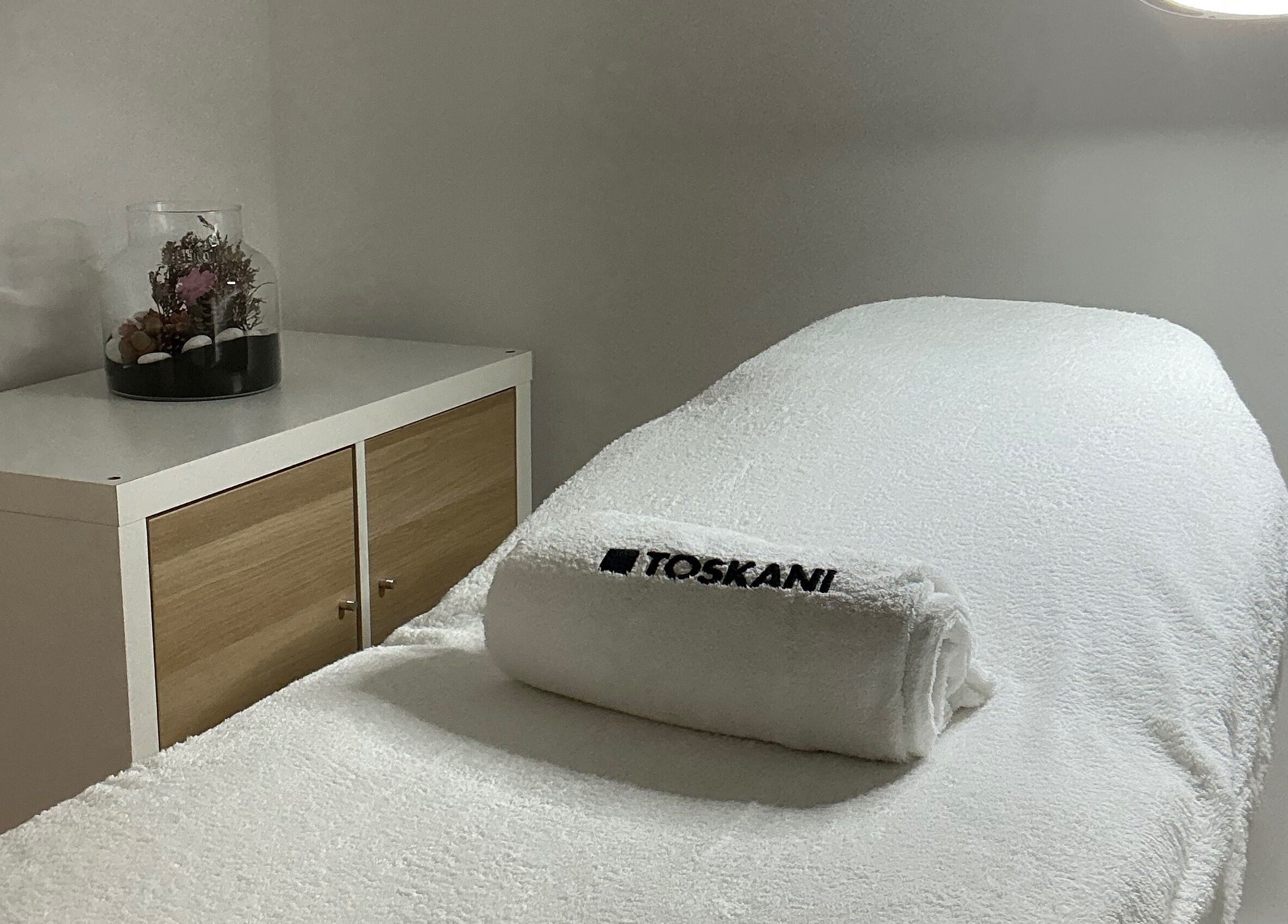 Sala de massagem na Ana Melo - Estética & Cosmetologia Avançada, em Agualva-Cacém, Agualva, PT.