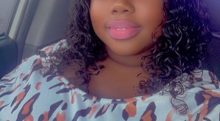 Always Glowing Boutique imej 3