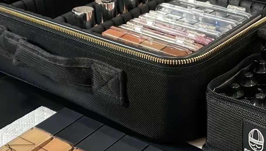 Vezé Makeup image 1