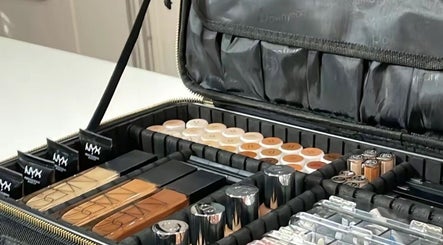 Vezé Makeup image 3