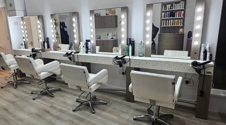 Annie's The Salon imagem 2