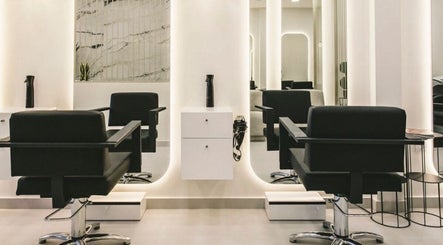 Εικόνα Aliona Moga luxury hair salon 2