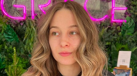 Ella Helmore Hair image 3