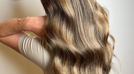 hình ảnh 3 của EllaPedleyHair