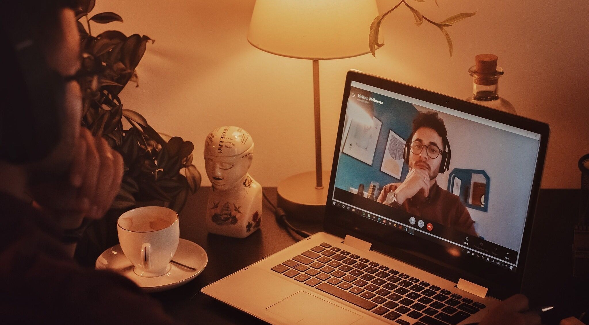 Sessão virtual com Iago Nóbrega - Psicólogo em Dublin, IE, em ambiente acolhedor.