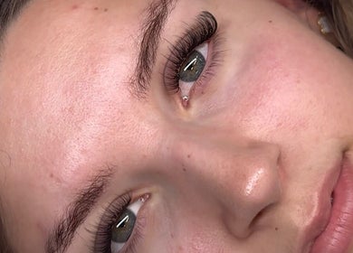 Close-up of elegant eyelash extensions at Luxe Lash by DK in Newcastle upon Tyne, England, GB.