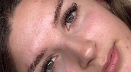 Close-up of elegant eyelash extensions at Luxe Lash by DK in Newcastle upon Tyne, England, GB.
