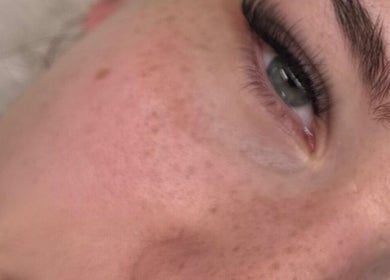 Closeup of expertly done lashes at Luxe Lash by DK in Newcastle upon Tyne, England, GB.