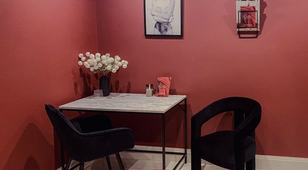 Scarlet Beauty Bar image 2