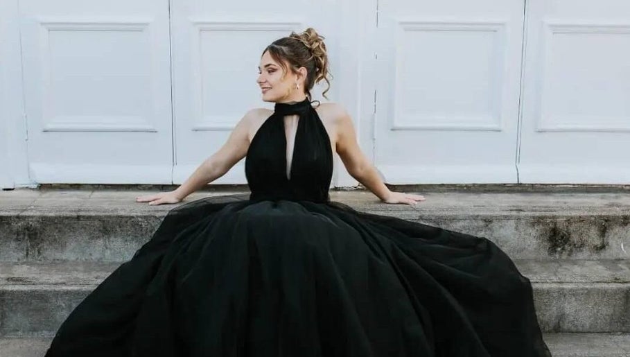 Elegante Dress Hire image 1