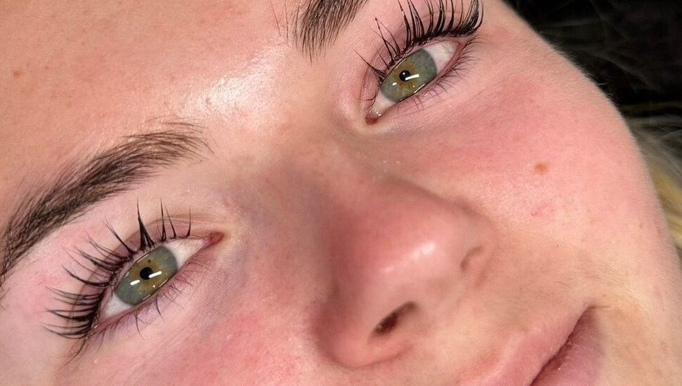 Close-up of lush eyelashes at Chloe Coates, Ilkeston, England, GB, showcasing beauty enhancement.