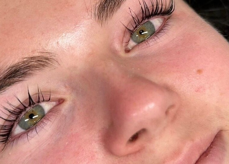 Close-up of lush eyelashes at Chloe Coates, Ilkeston, England, GB, showcasing beauty enhancement.