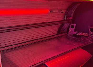 State-of-the-art tanning bed at Only Tans, Wickford, England, GB, offering a premium tanning experience.