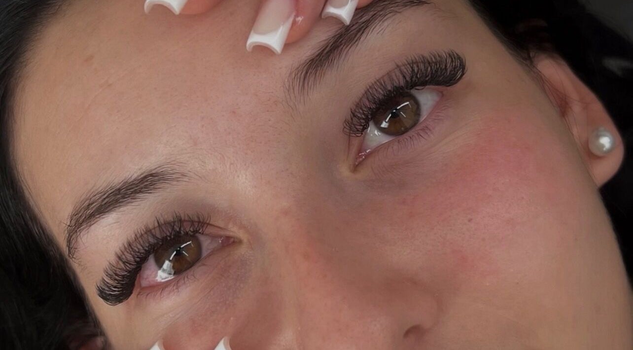 Extensões de pestanas em destaque por Maria Fernandes Lash Designer em Rio Tinto, Porto, PT.