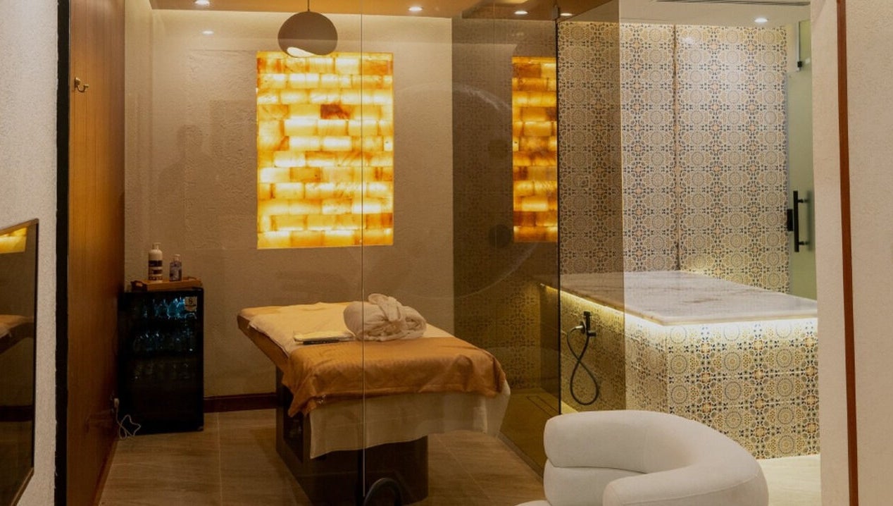 غرفة استرخاء بديكور حديث في سان سبا، الرياض، مقاطعة الرياض، السعودية.