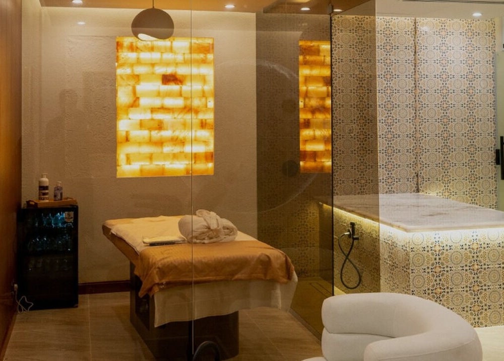 غرفة استرخاء بديكور حديث في سان سبا، الرياض، مقاطعة الرياض، السعودية.