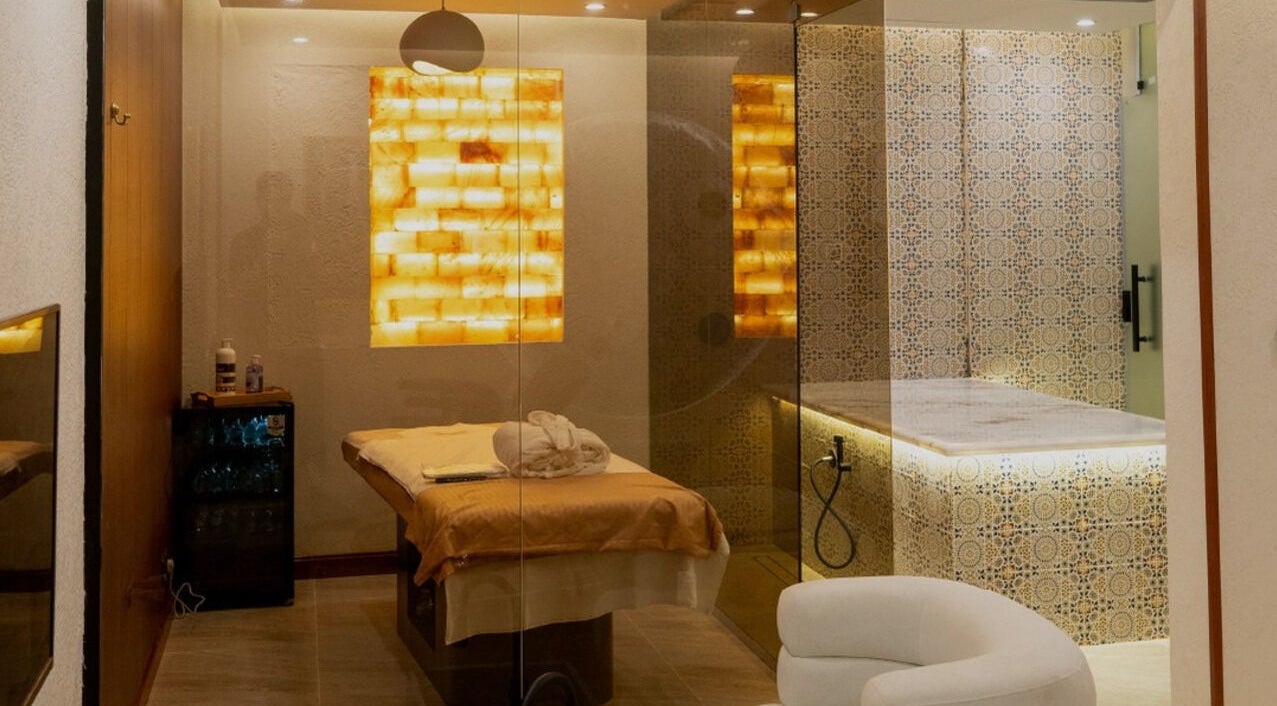 غرفة استرخاء بديكور حديث في سان سبا، الرياض، مقاطعة الرياض، السعودية.