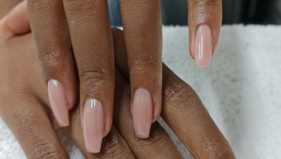 Nosymnailsandbeauty billede 1