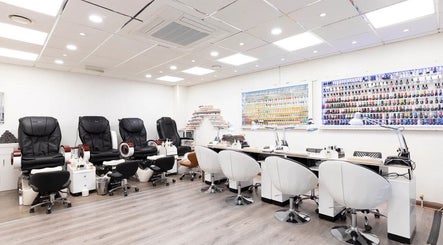 Angel nails & tanning salon