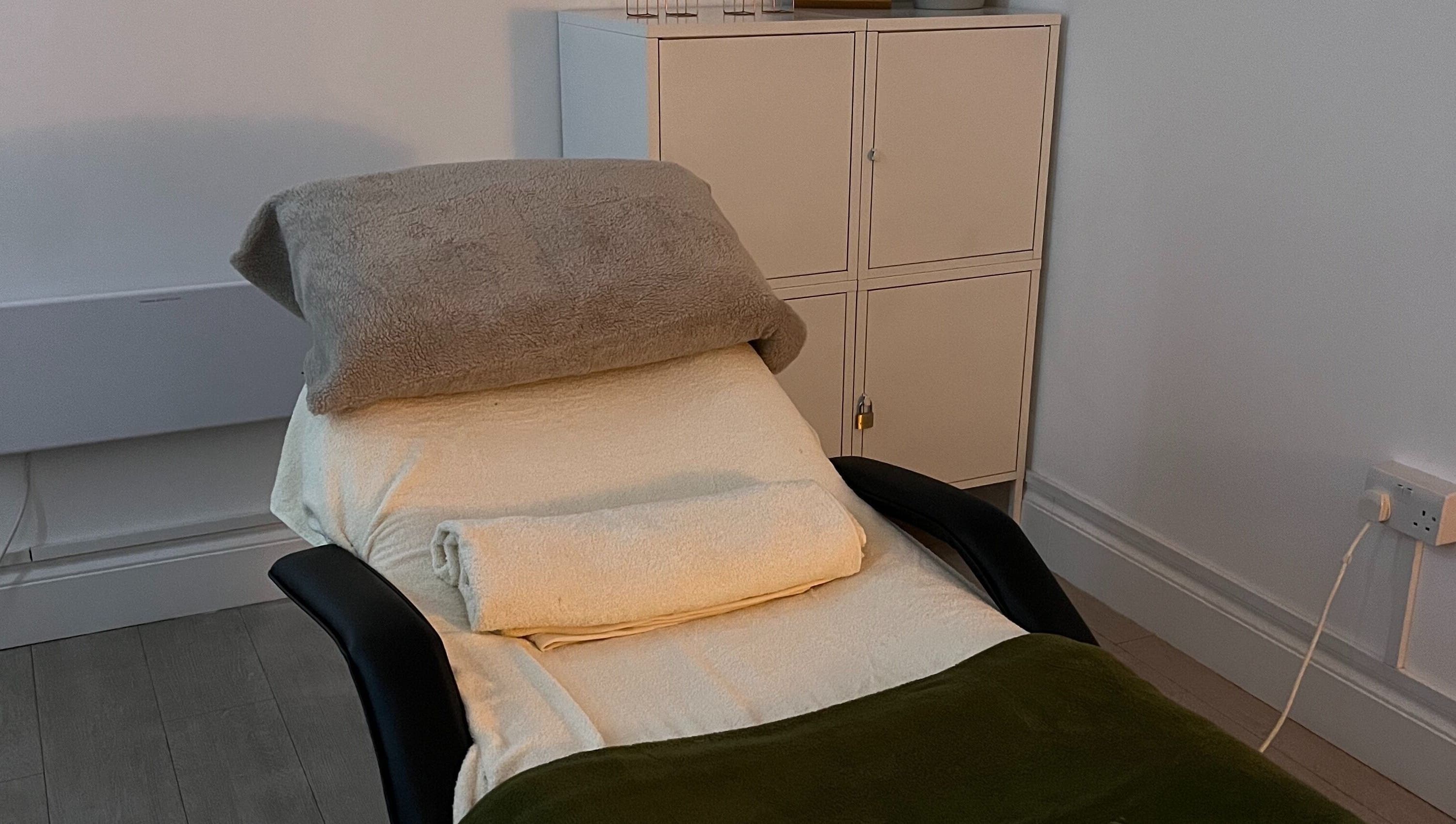 Spa treatment bed at Hummingbird Hideaway, Melton Mowbray, England, GB.
