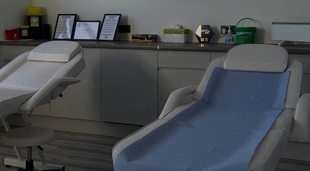 Brows by KM, Glasgow City Centre image 2