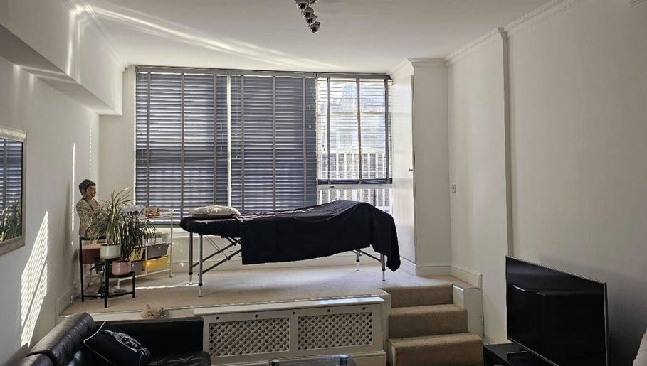 Lisena's Healing Hands Ltd image 1
