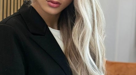 Crys Lopes hair and beauty obrázek 2