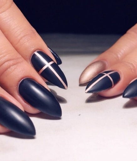 Immagine 2, Nails by Kaleigh M Lee
